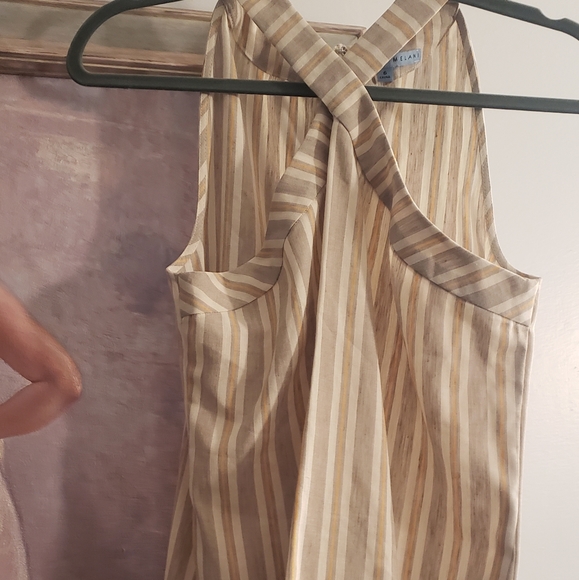 Linen top - Picture 1 of 2